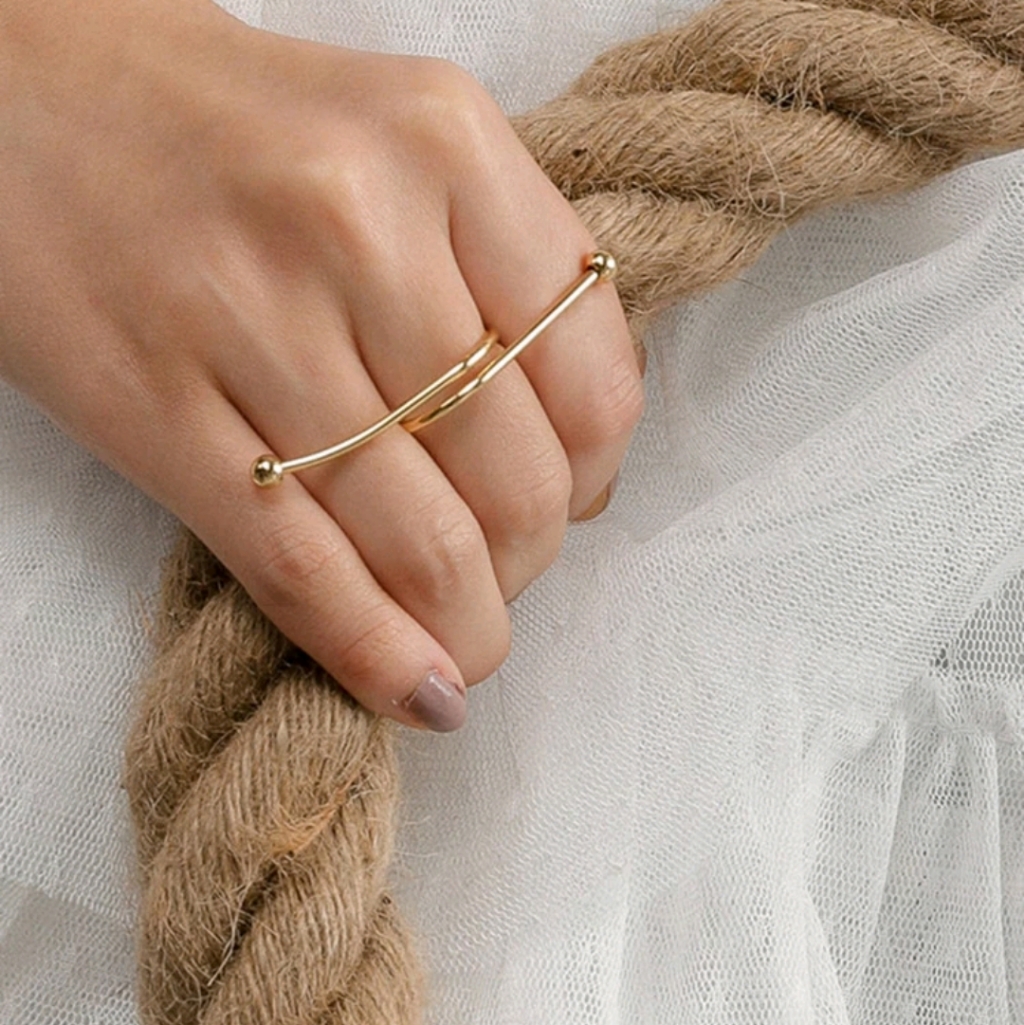 Gold Knot Loop Ring